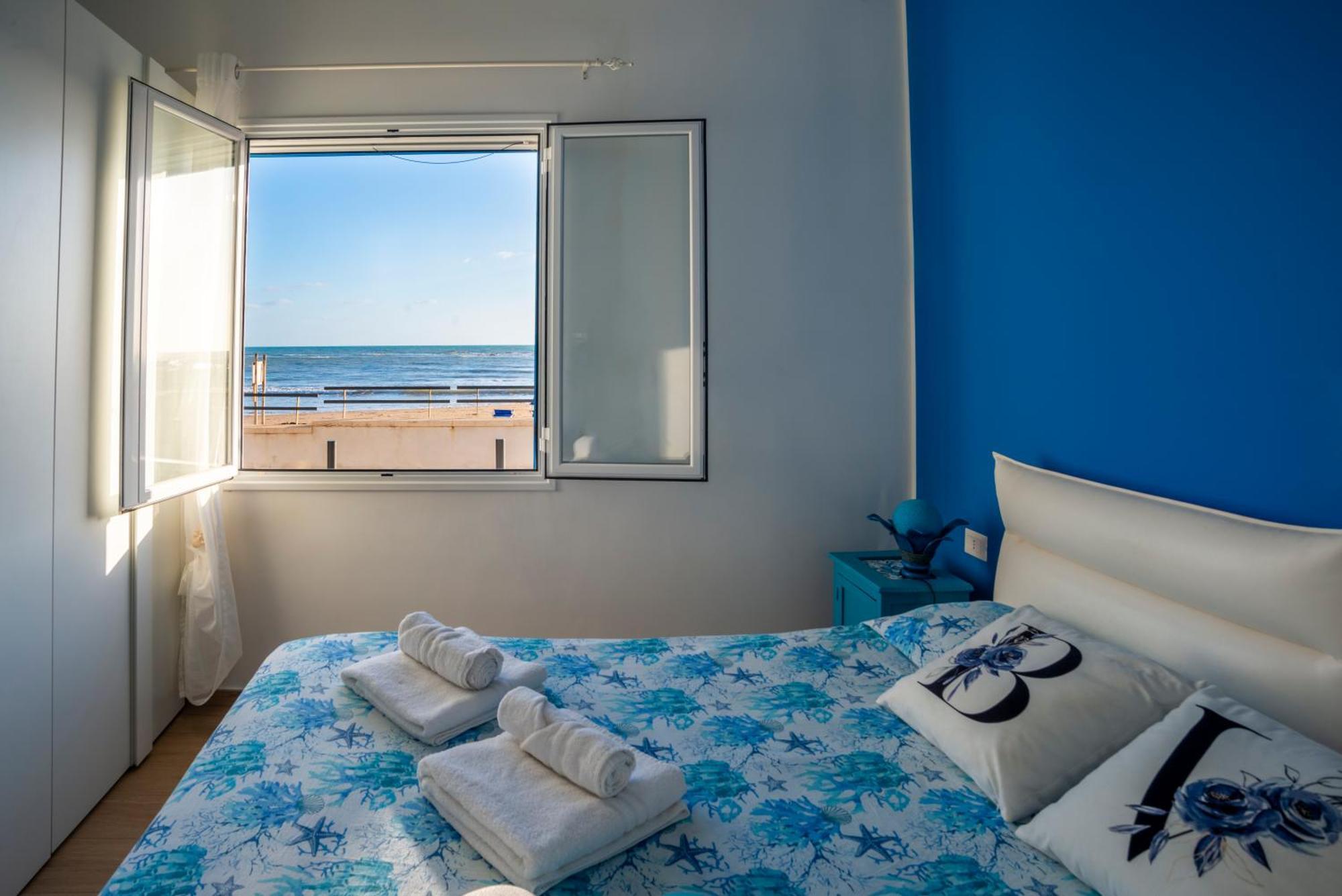 Blue Velvet Hotel Punta Secca Exterior photo